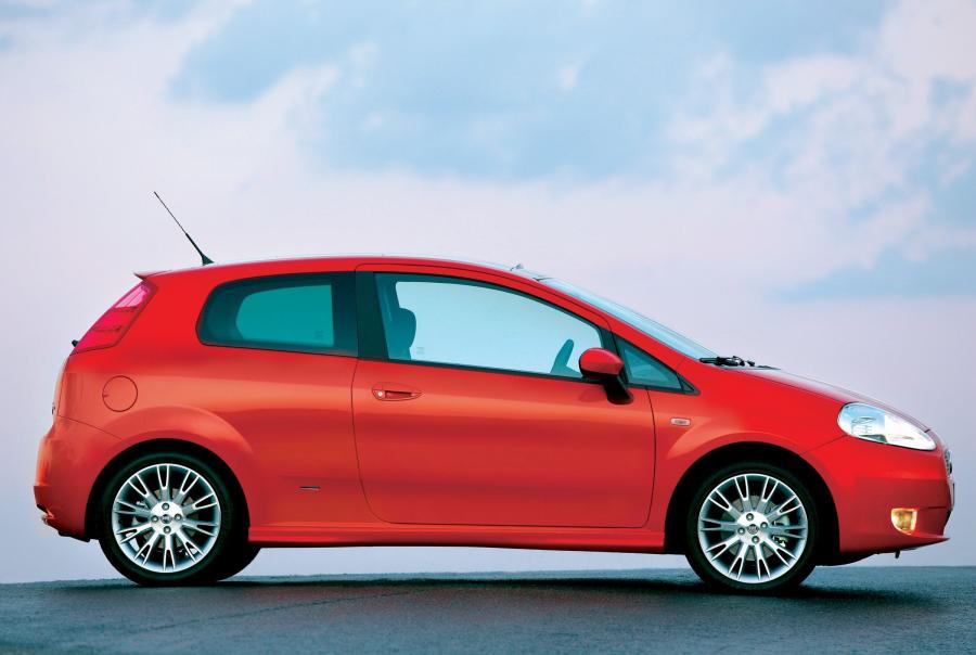  Fiat Grande Punto Multijet 3-Door 2005 года  (фото 13 из 51)